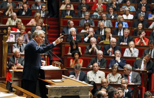 Ρίχνει η Γαλλία τις εκτιμήσεις της για την ανάπτυξη, ανοίγοντας δρόμο στη λιτότητα